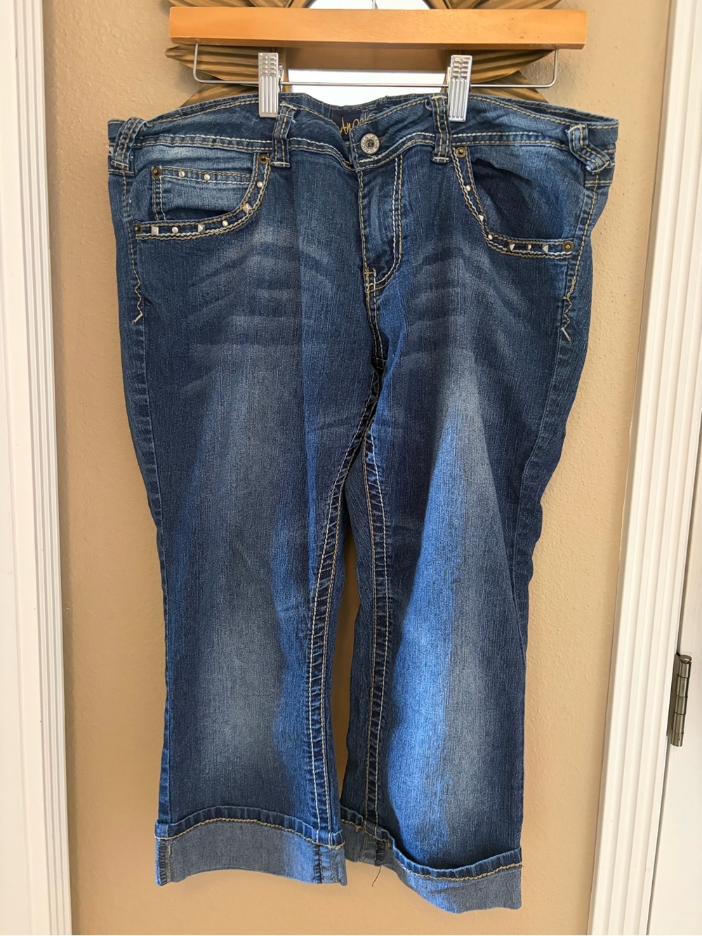 Angels Jeans Metal Stud Capri Dark Denim Size 17 - Picture 2 of 14